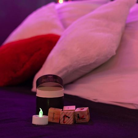 Love Room Avec Balneo Toulon Exterior foto