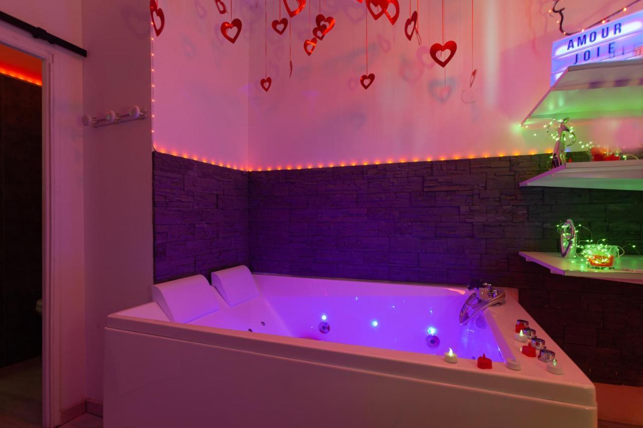 Love Room Avec Balneo Toulon Exterior foto