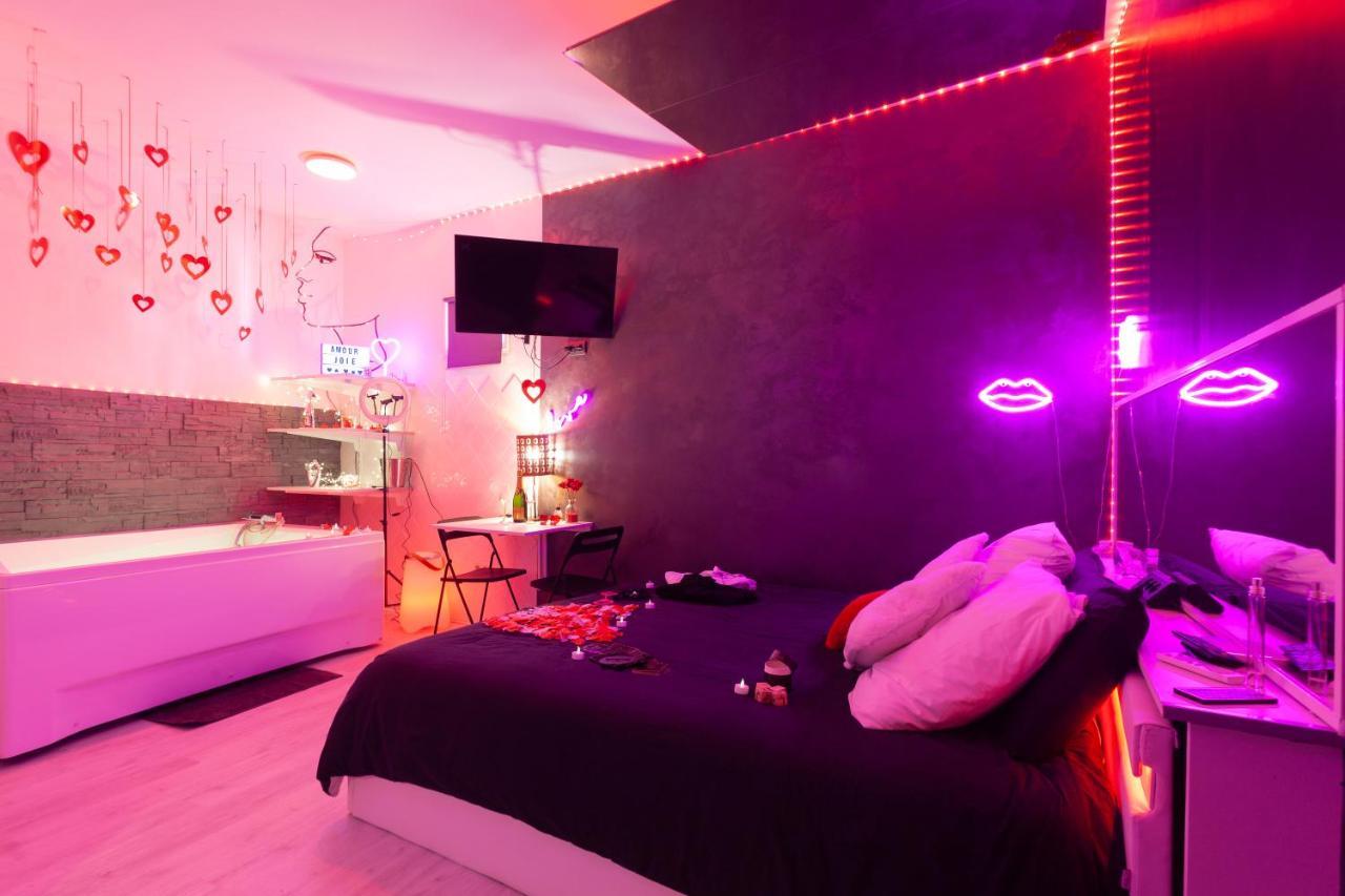 Love Room Avec Balneo Toulon Exterior foto