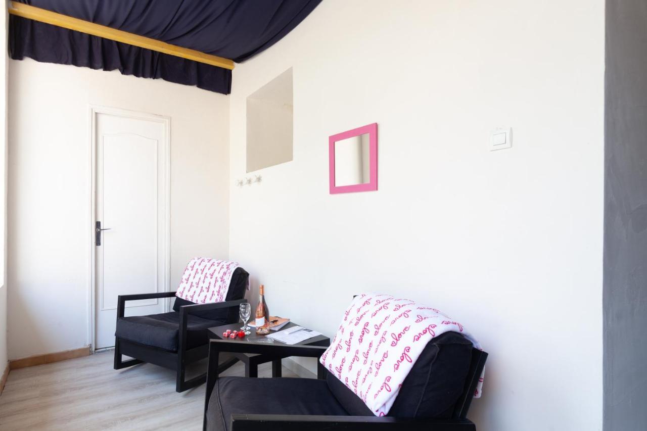 Love Room Avec Balneo Toulon Exterior foto