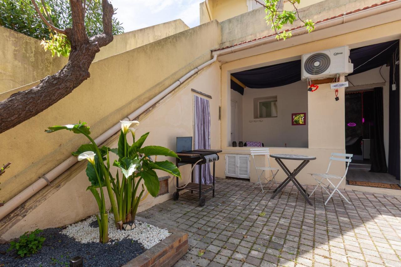 Love Room Avec Balneo Toulon Exterior foto