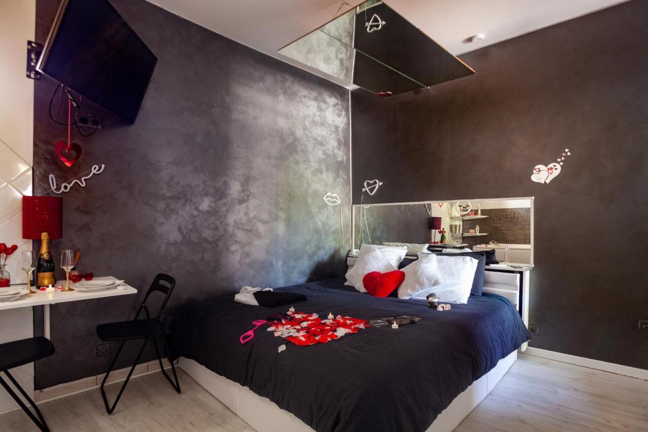 Love Room Avec Balneo Toulon Exterior foto